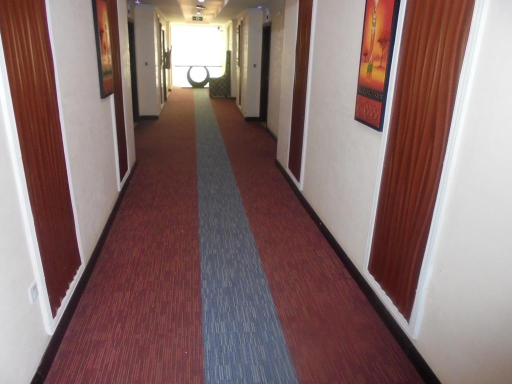 Saro Maria Hotel Addis Ababa Exterior photo